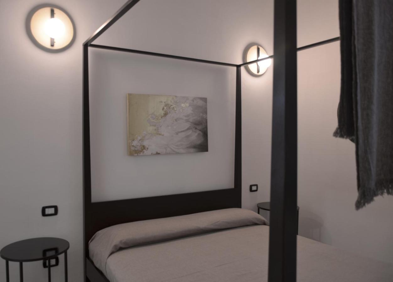 The Court Suites & Spa Taranto Exterior photo